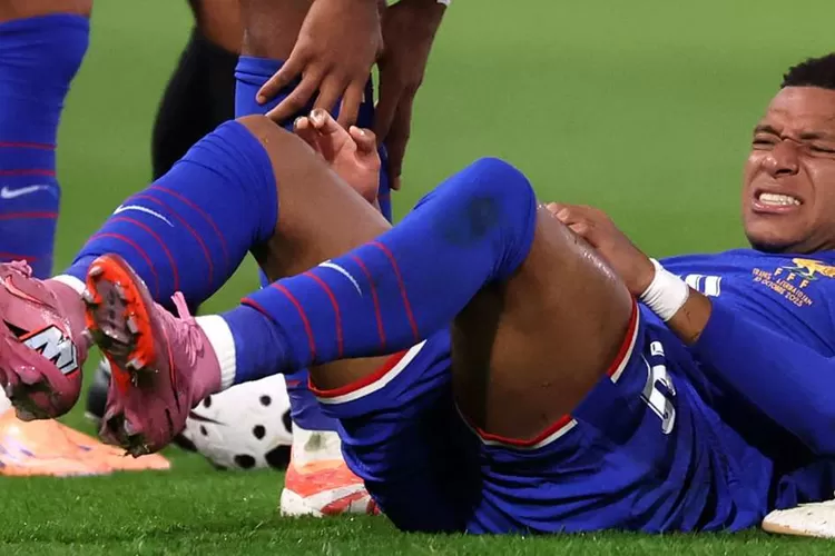 Kylian Mbappe Cedera