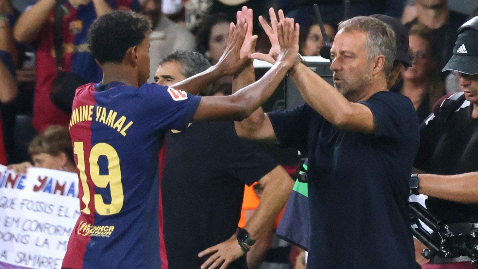 Hansi Flick Semangati Lamine Yamal