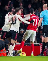 Martinelli Minta Maaf Usai Insiden dengan Conor Bradley